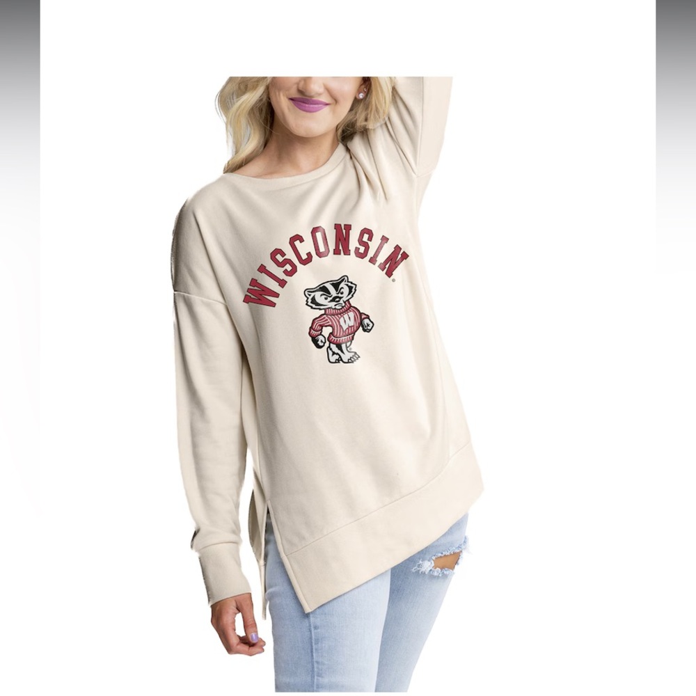 Women's Gameday Couture Cream
Wisconsin Badgers Side Split Pullover Top